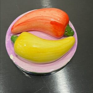 🌸3/$20 Ceramic Chilli Salt and Pepper Shakers with Tray Painted NIB- As Is
